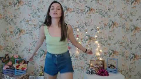 Snapshot of lina_star_s chatting on February 10, 2025, 10:20 am Lina online show from February 10, 2025, 10:20 am