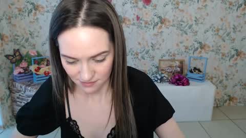 Snapshot of lina_star_s chatting on February 12, 2025, 9:52 am Lina online show from February 12, 2025, 9:52 am