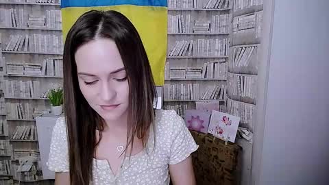 Snapshot of lina_star_s chatting on October 1, 2025, 6:19 am Lina online show from October 1, 2025, 6:19 am