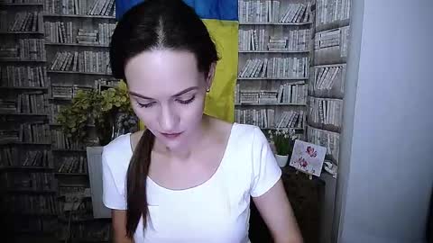 Snapshot of lina_star_s chatting on November 11, 2025, 9:09 am Lina online show from November 11, 2025, 9:09 am