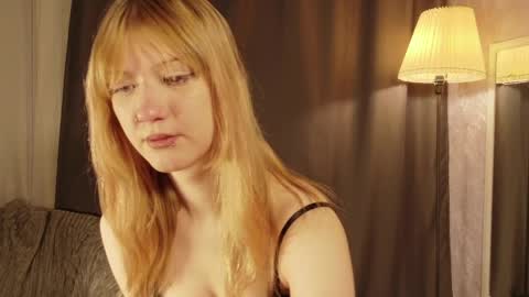 Snapshot of lina_vi chatting on May 7, 2026, 8:25 pm Lina online show from May 7, 2026, 8:25 pm