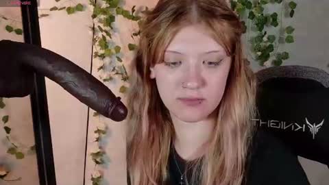 Snapshot of lina_vi chatting on July 21, 2026, 8:33 pm Lina online show from July 21, 2026, 8:33 pm