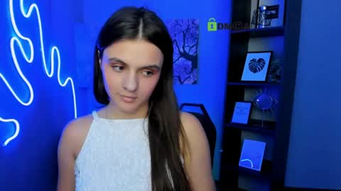 Snapshot of linaa_dolly chatting on June 5, 2026, 2:23 pm linaa_dolly online show from June 5, 2026, 2:23 pm