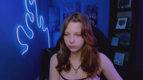 Snapshot of linaa_dolly chatting on June 10, 2026, 2:12 am linaa_dolly online show from June 10, 2026, 2:12 am