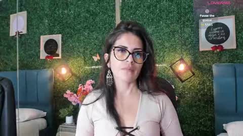 Lina  online show from October 16, 2025, 11:33 am