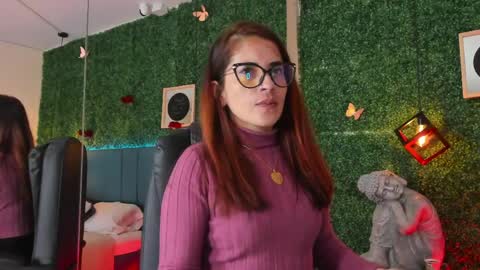 Lina  online show from April 10, 2026, 11:26 am