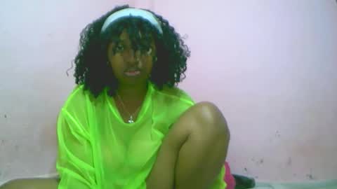 Snapshot of linah1123 chatting on October 26, 2025, 7:25 am linah1123 online show from October 26, 2025, 7:25 am