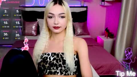 I am Lina online show from September 13, 2025, 3:23 pm