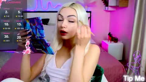 I am Lina online show from October 4, 2025, 2:15 pm