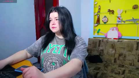 Lina online show from June 9, 2026, 6:03 am