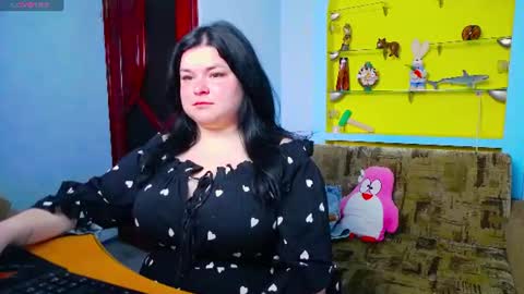 Lina online show from June 19, 2026, 6:51 am