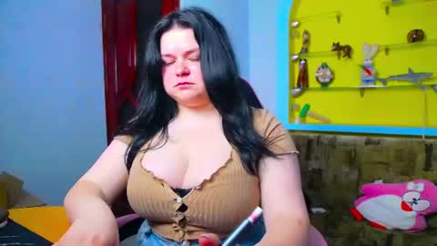 Lina online show from June 25, 2026, 6:51 am