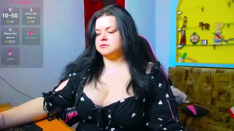 Lina online show from July 13, 2026, 6:05 am