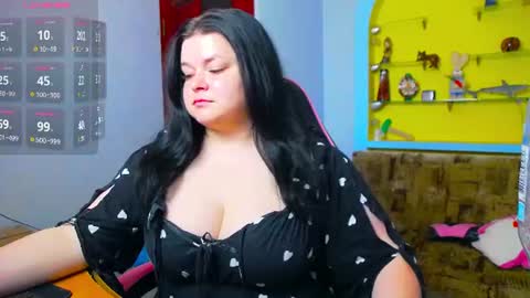 Lina online show from July 18, 2026, 7:01 am
