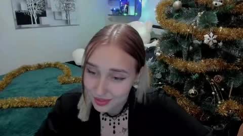 Lina online show from December 21, 2024, 8:43 pm