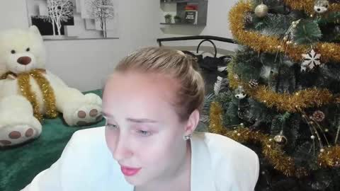 Lina online show from January 12, 2025, 11:26 pm