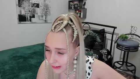 Lina online show from February 19, 2025, 8:52 pm