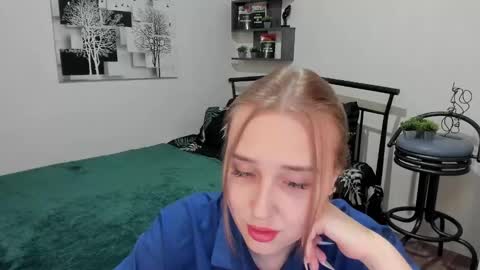 Lina online show from March 4, 2025, 8:16 pm