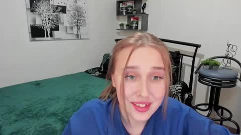 Lina online show from March 4, 2025, 11:22 pm