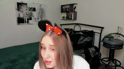 Lina online show from March 6, 2025, 12:54 am