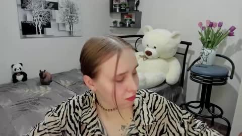 Lina online show from March 8, 2025, 9:51 pm