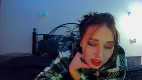 Lina online show from December 13, 2025, 10:15 pm