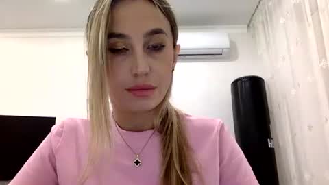 linavora online show from December 2, 2025, 2:01 pm