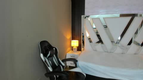  Linda  online show from April 20, 2026, 6:09 pm