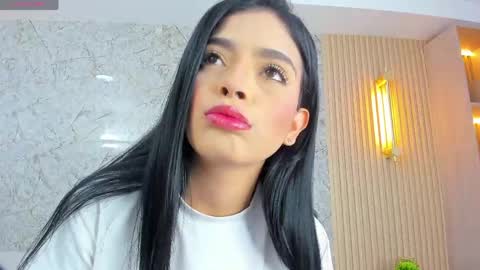 Snapshot of linda_cooper_ chatting on April 29, 2026, 1:48 pm LINDA online show from April 29, 2026, 1:48 pm