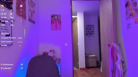 Giggles  online show from February 6, 2026, 11:52 pm