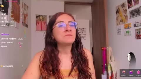 Snapshot of linda_giggle chatting on May 27, 2026, 2:14 pm Giggles online show from May 27, 2026, 2:14 pm