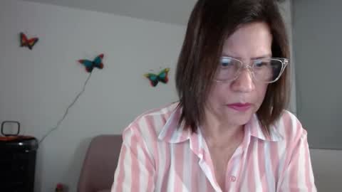 Snapshot of linda_hanna1977 chatting on October 28, 2025, 10:08 am Linda Hanna online show from October 28, 2025, 10:08 am