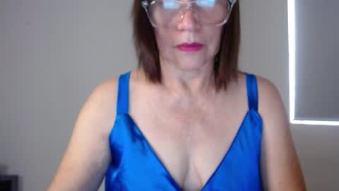 Snapshot of linda_hanna1977 chatting on November 12, 2025, 2:06 pm Linda Hanna online show from November 12, 2025, 2:06 pm