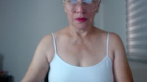 Snapshot of linda_hanna1977 chatting on November 13, 2025, 1:43 pm Linda Hanna online show from November 13, 2025, 1:43 pm