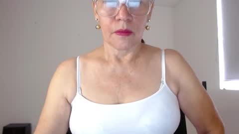 Snapshot of linda_hanna1977 chatting on November 24, 2025, 5:01 pm Linda Hanna online show from November 24, 2025, 5:01 pm