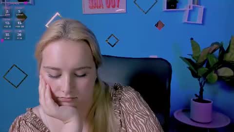Snapshot of linda_lynx chatting on July 20, 2026, 10:39 am linda_lynx online show from July 20, 2026, 10:39 am