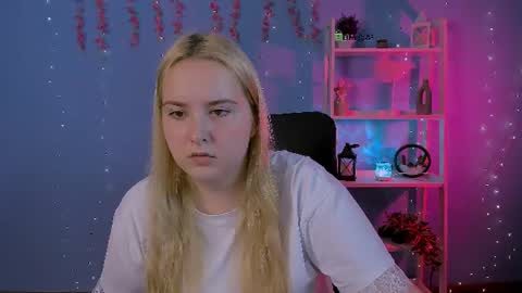 Snapshot of linda_lynx chatting on July 27, 2026, 8:32 am linda_lynx online show from July 27, 2026, 8:32 am