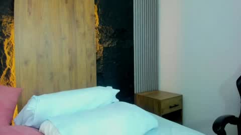 linda_montoya online show from May 11, 2026, 8:50 pm