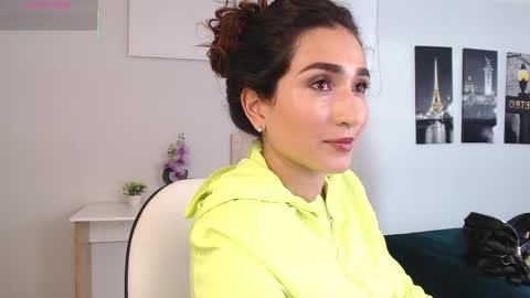 Snapshot of linda_morgan1 chatting on April 24, 2026, 12:18 pm Maria Paula online show from April 24, 2026, 12:18 pm