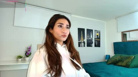 Snapshot of linda_morgan1 chatting on May 5, 2026, 12:02 pm Maria Paula online show from May 5, 2026, 12:02 pm