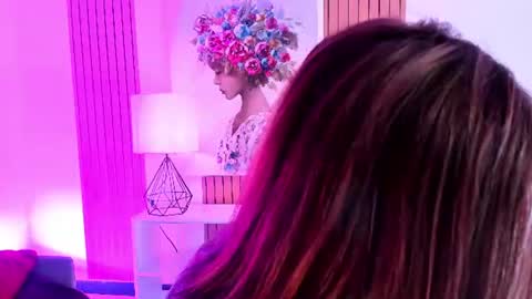 linda_norris online show from July 14, 2026, 12:11 pm