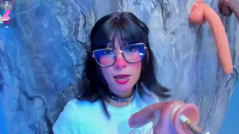 Snapshot of linda_sofi__ chatting on October 22, 2025, 7:24 pm linda_sofi__ online show from October 22, 2025, 7:24 pm