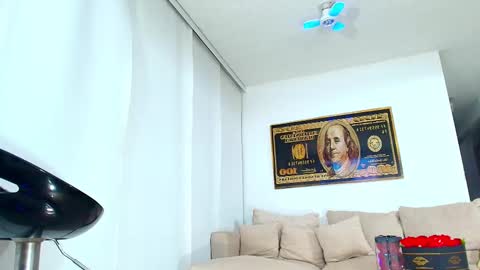 LAURA RAMIREZ online show from March 12, 2025, 4:51 am