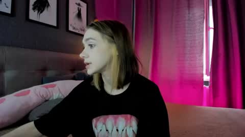 linda_zimmermann online show from July 18, 2026, 9:57 am