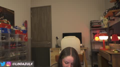 Snapshot of lindabluee chatting on November 7, 2025, 3:34 pm Nia online show from November 7, 2025, 3:34 pm