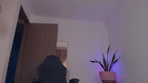 Snapshot of lindajoinx chatting on October 24, 2025, 10:28 pm lindajoinx online show from October 24, 2025, 10:28 pm