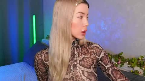 Snapshot of lindathackerr chatting on May 11, 2026, 4:07 am Linda online show from May 11, 2026, 4:07 am