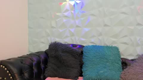 lindsay_cg online show from May 25, 2026, 12:22 pm