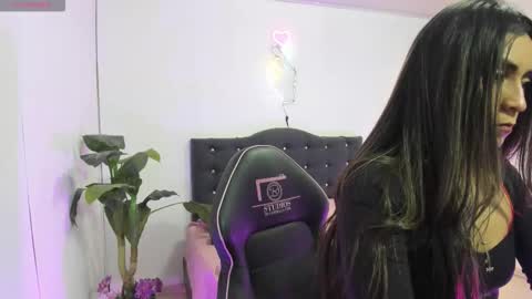 Linda  online show from March 30, 2026, 3:18 am