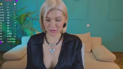 lindsi_luvviv online show from June 15, 2026, 3:47 pm